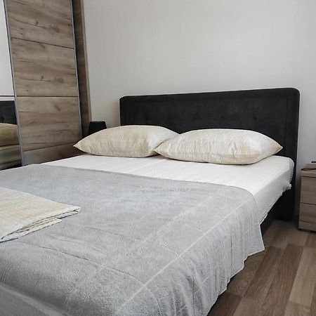 One Bedroom Apartment Gogo With Private Parking Neum Luaran gambar