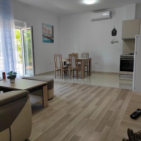 One Bedroom Apartment Gogo With Private Parking Neum Luaran gambar