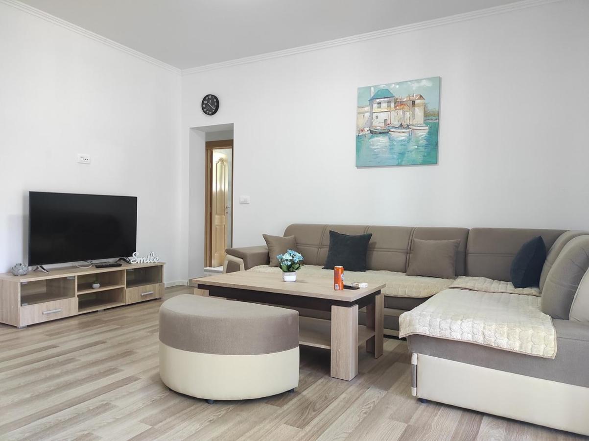 One Bedroom Apartment Gogo With Private Parking Neum Luaran gambar