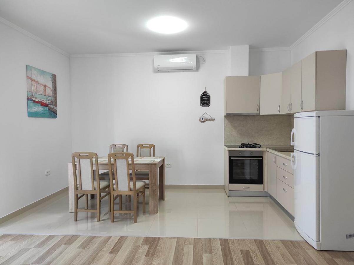 One Bedroom Apartment Gogo With Private Parking Neum Luaran gambar