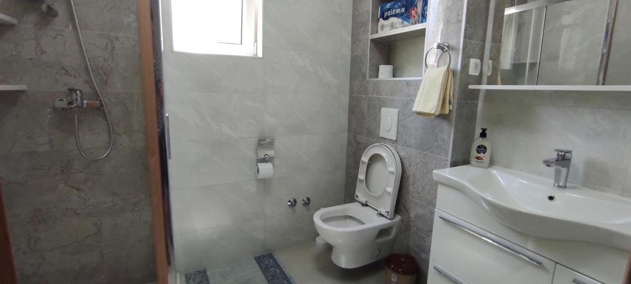 One Bedroom Apartment Gogo With Private Parking Neum Luaran gambar