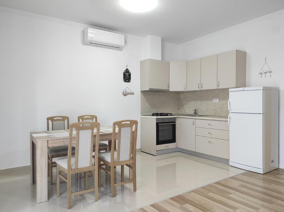 One Bedroom Apartment Gogo With Private Parking Neum Luaran gambar